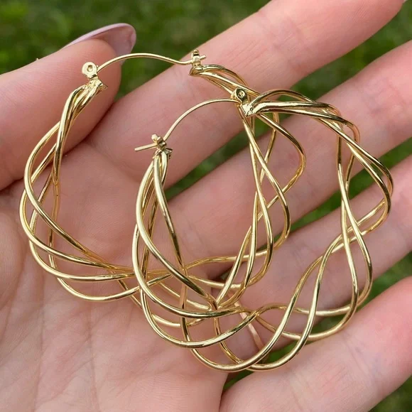 New 18k gold plated hoop earrings - Picture 2 of 5